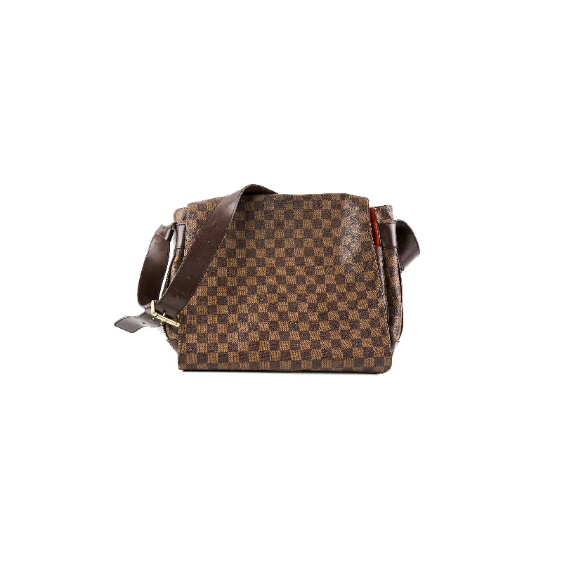 Ladies Louis Vuitton handbags with a detachable coin purse insideLouis Vuitton Bastille Messenger Bag