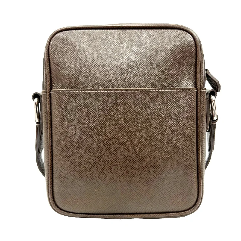 Louis Vuitton Petite Malle bags with a hard - shell structure for uniquenessLOUIS VUITTON Dimitri Taiga Shoulder Bag M32468 MB4029 Men's Grizzly Brown