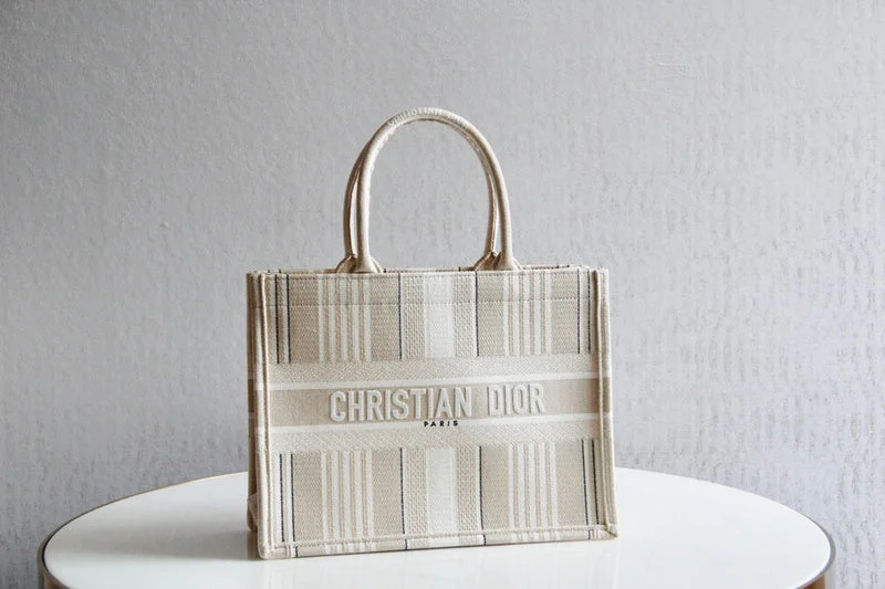 High - fashion Christian Dior bags with a geometric patternChristian Dior  Bags - 3834