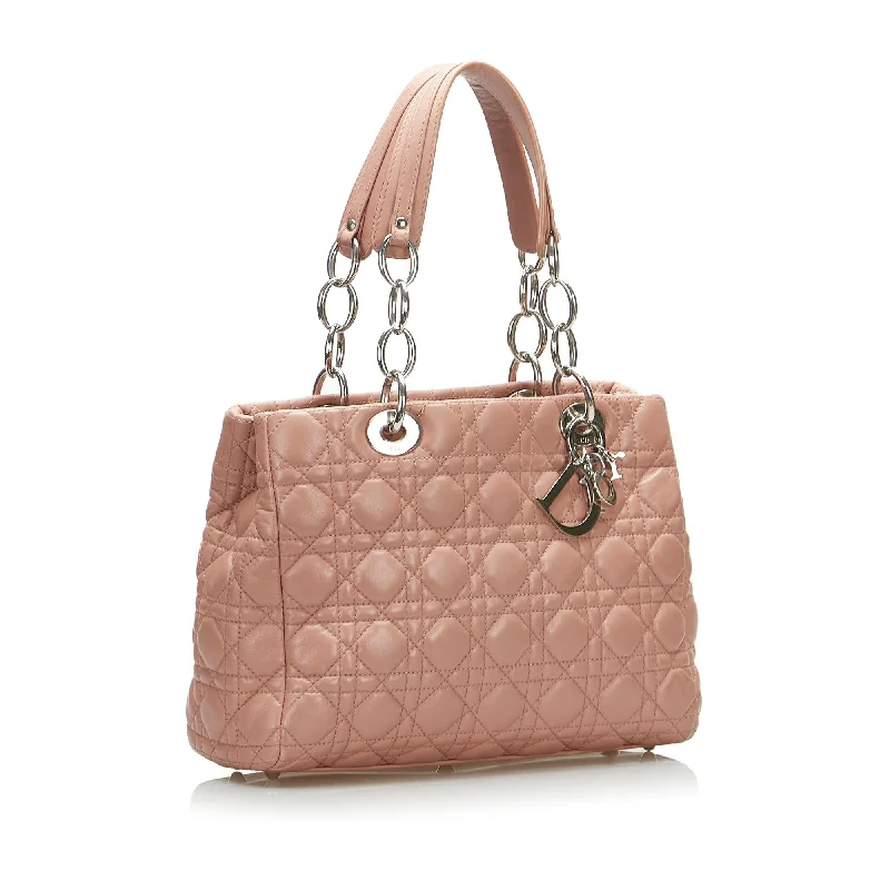 Christian Dior handbags with a detachable mirror for on - the - go touch - upsDior Cannage Soft Shopper (dRGtgY)